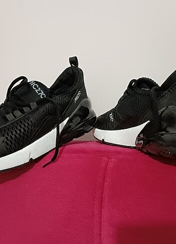 42 Beden siyah Renk 42 numara erkek spor ayakkabı