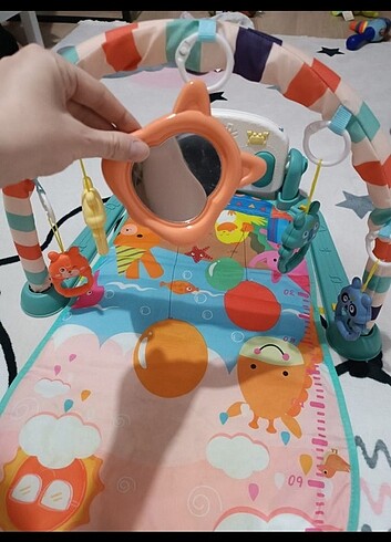  Piyanolu oyun halısı