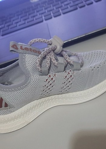 Gri Bağcıklı Spor Ayakkabı - Görsel 2