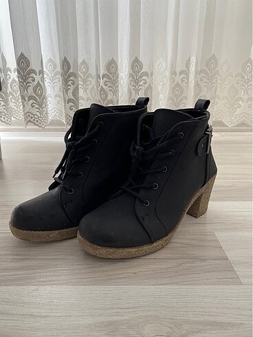 LC Waikiki Kadın Bot