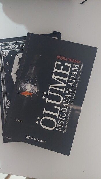  Ölüme Fısıldayan Adam ve Kibrit Çöpü Mezarlığı 