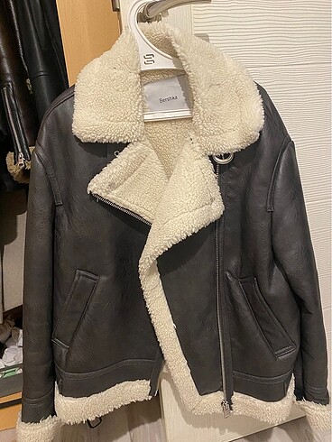 Bershka İçi kürklü ceket