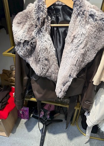 Gri Deri ve Kürk Detaylı Kadın Ceket - Görsel 3