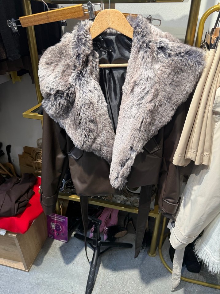 Gri Deri ve Kürk Detaylı Kadın Ceket - Görsel 2