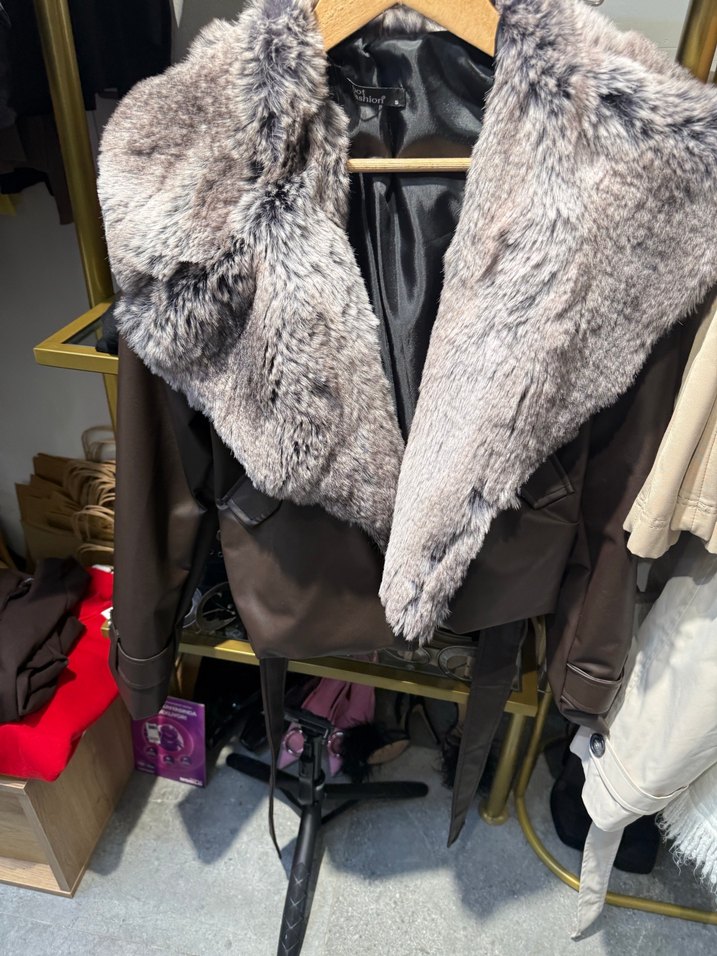 Gri Deri ve Kürk Detaylı Kadın Ceket - Görsel 3