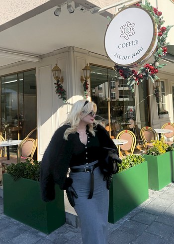 Gri Deri Midi Etek ve Siyah Kürk Detaylı Ceket - Görsel 3