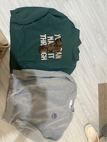Sweatshirt kızım 1 sene giydi