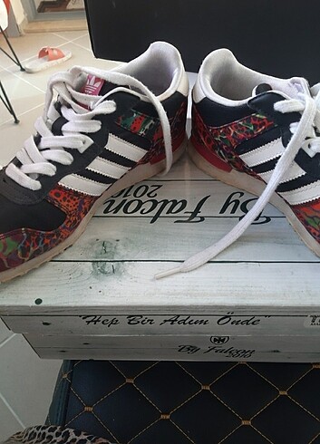 37 Beden Adidas spor ayakkabı