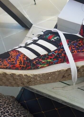 37 Beden çeşitli Renk Adidas spor ayakkabı
