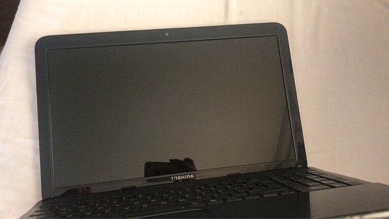  Beden siyah Renk toshiba SATILDI