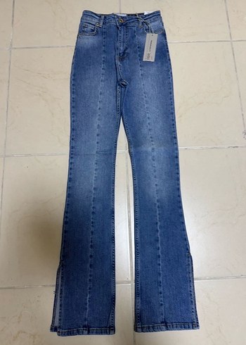 Zara LİKRALI YARIM İSPANYOL PAÇA YIRTMAÇLI KOT PANTOLON