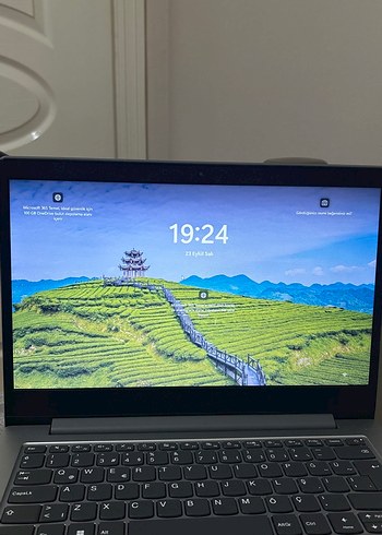 Gri Renkli Laptop