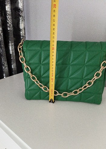 Zincir Detaylı Yeşil Deri Kadın Çanta - Görsel 6