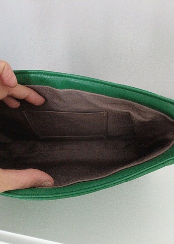 Zincir Detaylı Yeşil Deri Kadın Çanta - Görsel 3