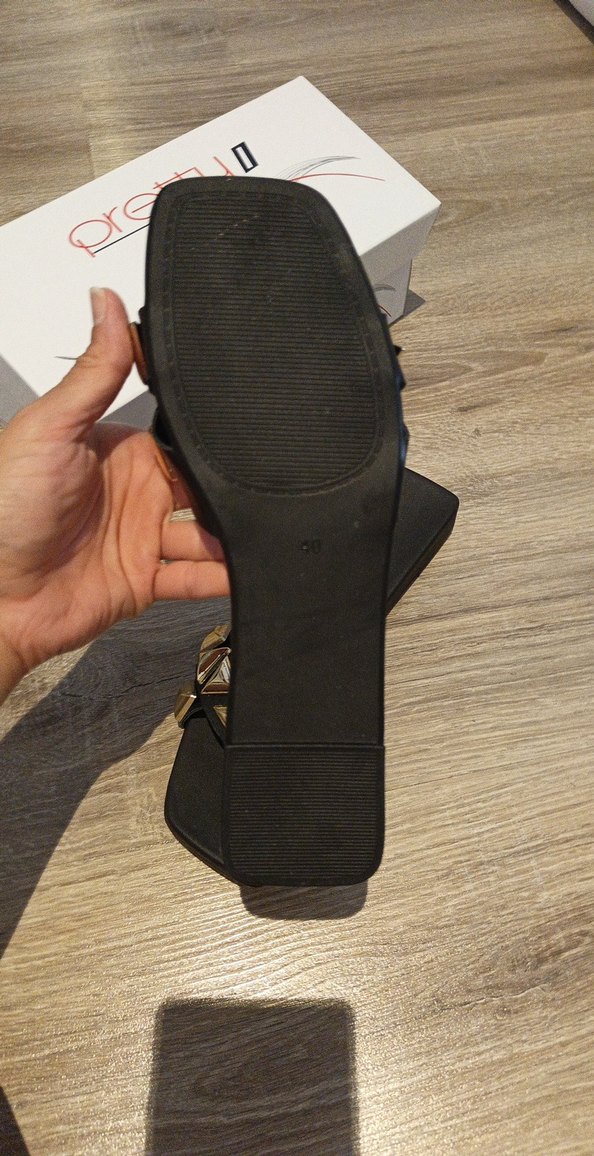 Altın Tokalı Blok Topuk Kadın Terlik - Görsel 3