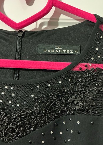 Boncuk İşlemeli Siyah Midi V Yaka Kadın Elbise - Görsel 3