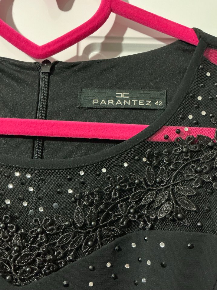 Boncuk İşlemeli Siyah Midi V Yaka Kadın Elbise - Görsel 3