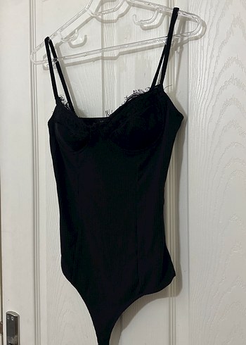 Siyah Dantel Detaylı yaka Büstiyer - Görsel 4