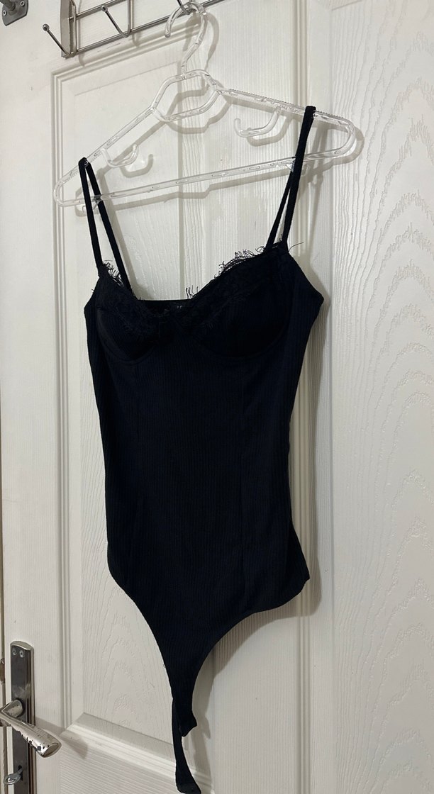 Siyah Dantel Detaylı yaka Büstiyer - Görsel 4