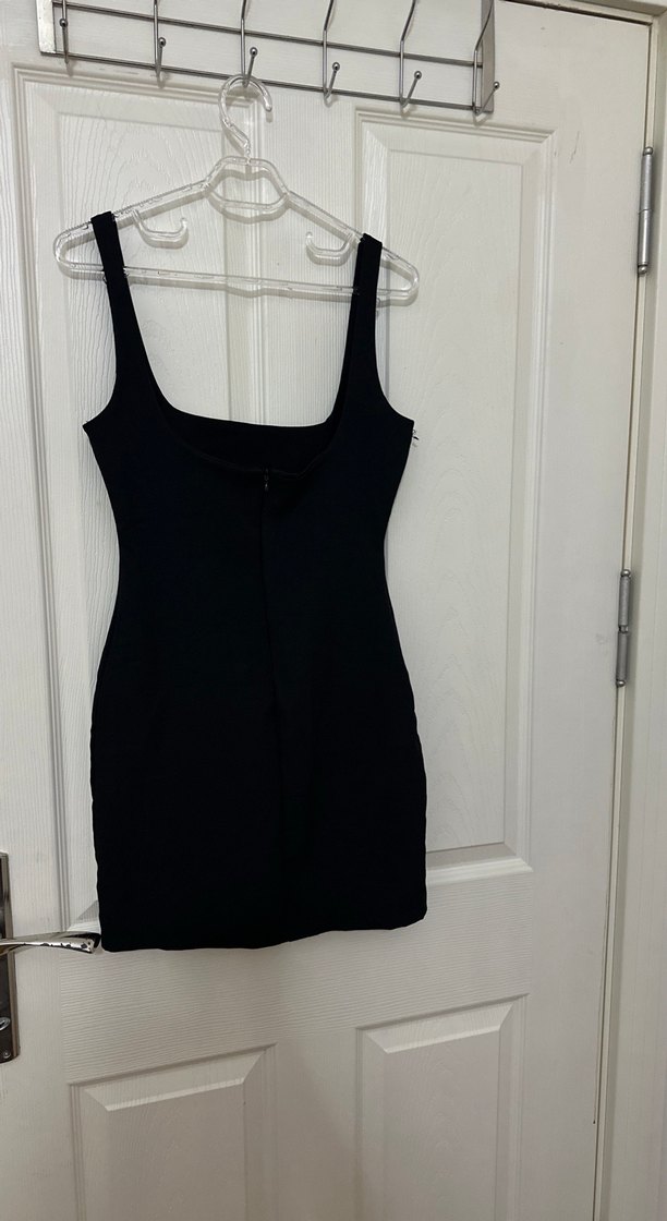 Siyah Mini V Yaka İnce Askılı Elbise - Görsel 3