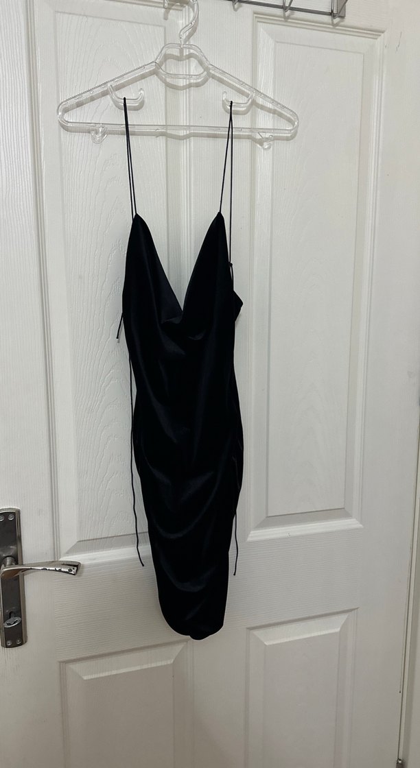 Siyah Drapeli Uzun İnce Askılı Abiye Elbise - Görsel 3