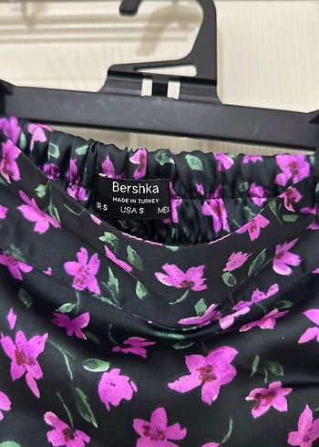 Mor Desenli Uzun Midi saten Etek BERSHKA - Görsel 4