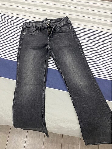 H&M H&M low flared jean