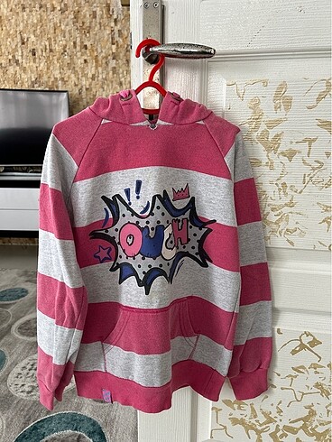 Sweetshirt