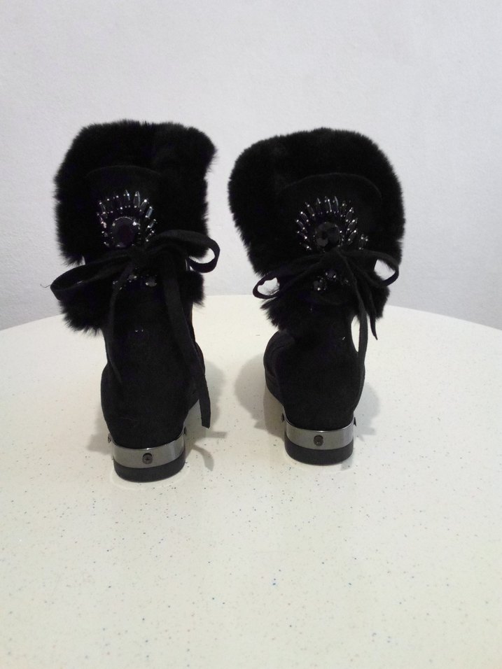 Siyah Süet Kürklü Dolgu Topuklu Bot - Görsel 3