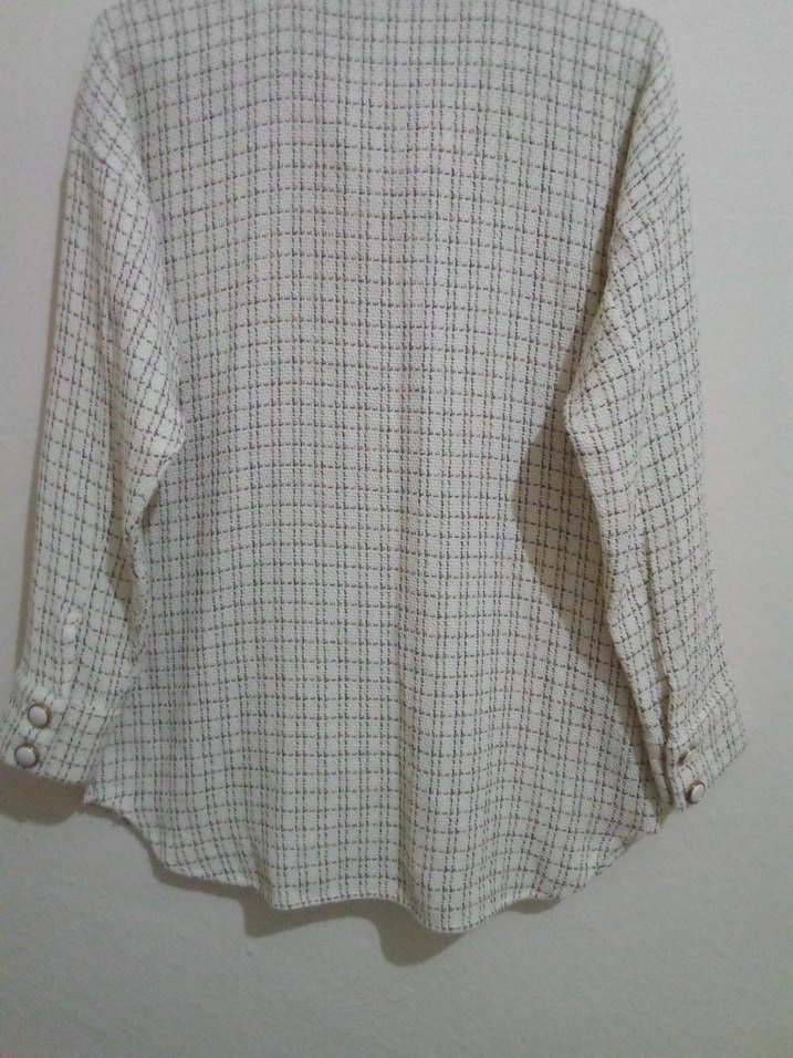 Bej Düğmeli Uzun Kollu Kadın Gömlek - Görsel 4