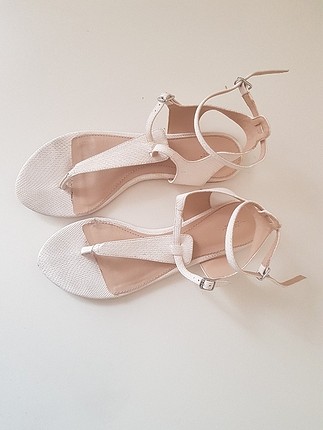 Zara Trf Krem Rengi Sandalet