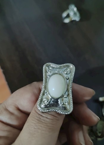 Beyaz İnci Boncuk Detaylı Vintage Yüzük