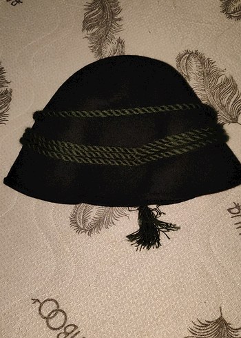 Diğer Püsküllü Siyah Yün Kadın Şapka