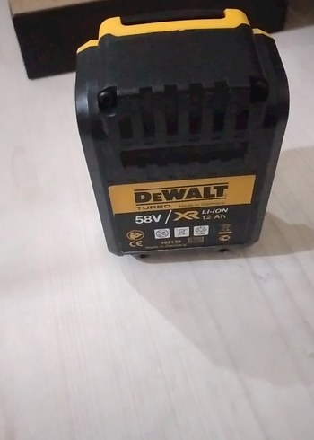 DEWALT 58V Li-Ion Turbo Batarya