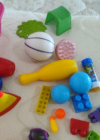 Renkli Çeşitli Oyuncak Seti - Görsel 14