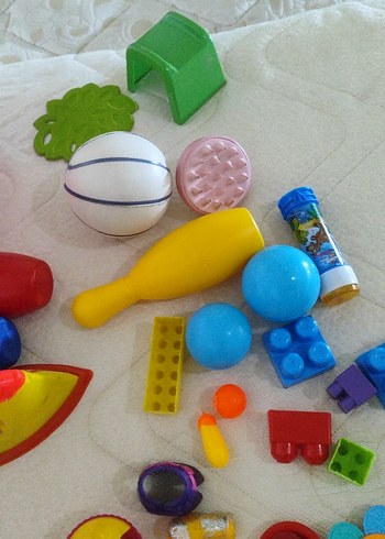 Renkli Çeşitli Oyuncak Seti - Görsel 5