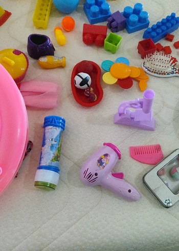 Renkli Çeşitli Oyuncak Seti - Görsel 10