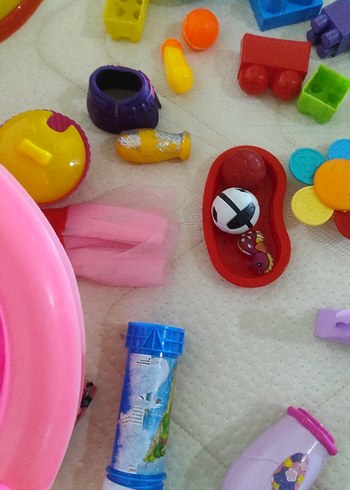 Renkli Çeşitli Oyuncak Seti - Görsel 15