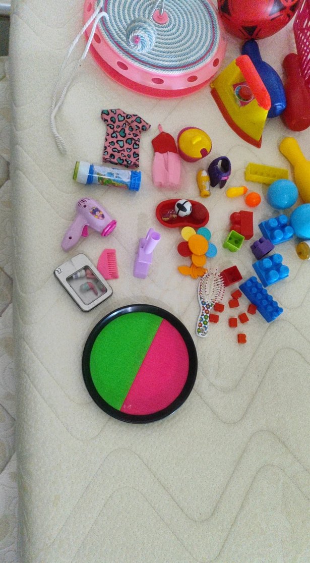 Renkli Çeşitli Oyuncak Seti - Görsel 2