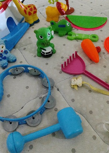 Renkli Çeşitli Oyuncak Seti - Görsel 13