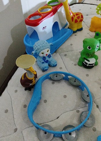 Renkli Çeşitli Oyuncak Seti - Görsel 15