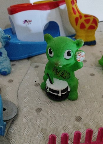 Renkli Çeşitli Oyuncak Seti - Görsel 5