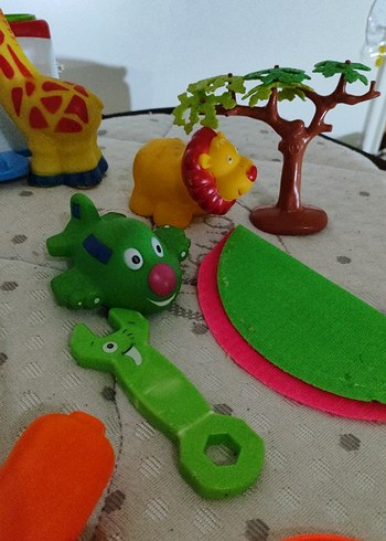 Renkli Çeşitli Oyuncak Seti - Görsel 8