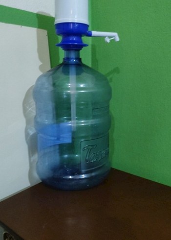 Mavi Büyük Su Şişesi ve Pompa - Görsel 2
