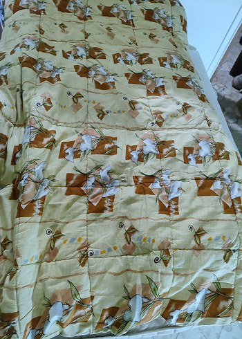 Bej Çiçek Desenli yorgan - Görsel 6