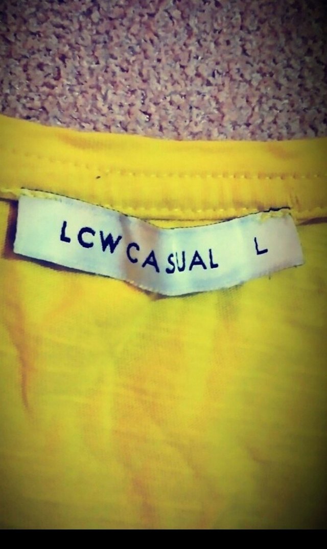 Sarı V Yaka Kadın Tişört - Görsel 5