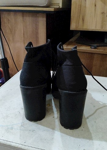 39 Beden siyah Renk Siyah Bağcıklı Kadın Dolgu Topuk Bot