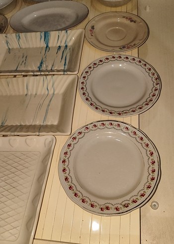  Beden Beyaz ve Desenli Yemek Tabakları Seti