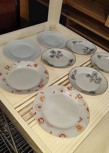 Diğer Çiçek Desenli ve Düz Beyaz Tabak Seti