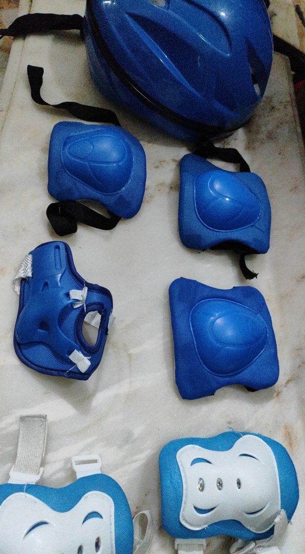 Plastik Motosiklet kaskı Dizlikleri Velcro Kapamalı - Görsel 4